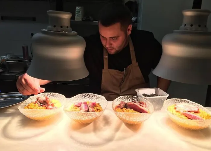 Numancia1-4a Atico5a 公寓